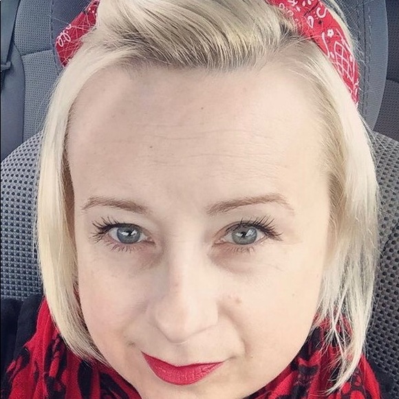 Meet your Posher, Julie 🇨🇦 Closing Sale! Offer me half and the item is yours 😁 - Picture 12 of 14